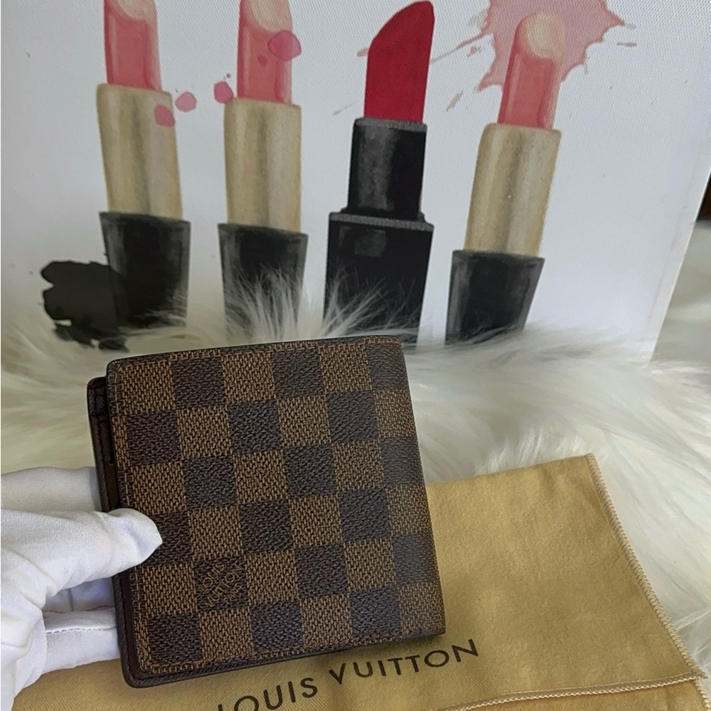 Stunning Damiar Wallet